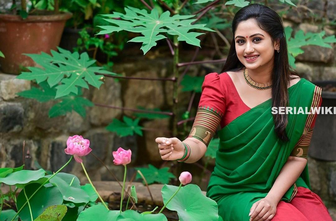 Swathy Nithyanand Biography, Age, Wedding, Husband, Family, Serials List, Wiki, Photos & More